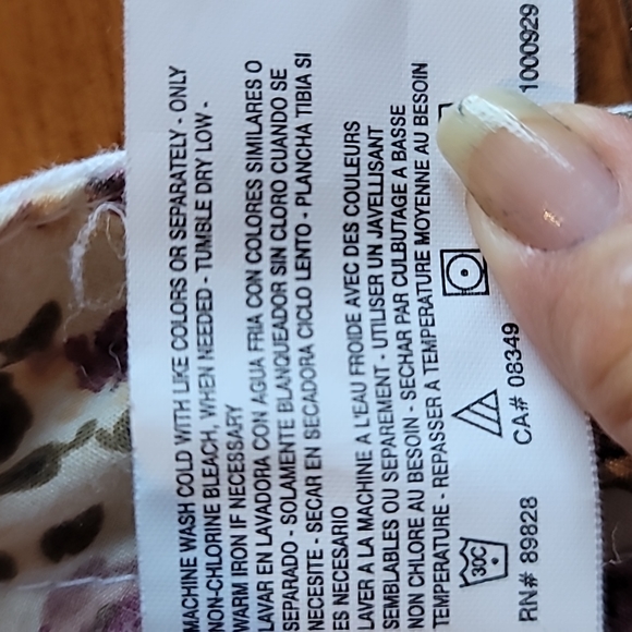 Adorable Ivory Cargo Shorts (NWOT) - Picture 9 of 10